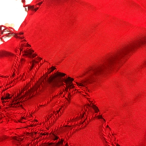 Red Pashmina - Picture 4 of 4